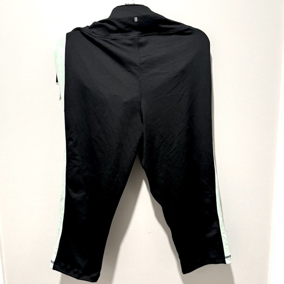 ID Ideology Women's Colorblocked Capri Leggings Green ASh - Picture 10 of 11